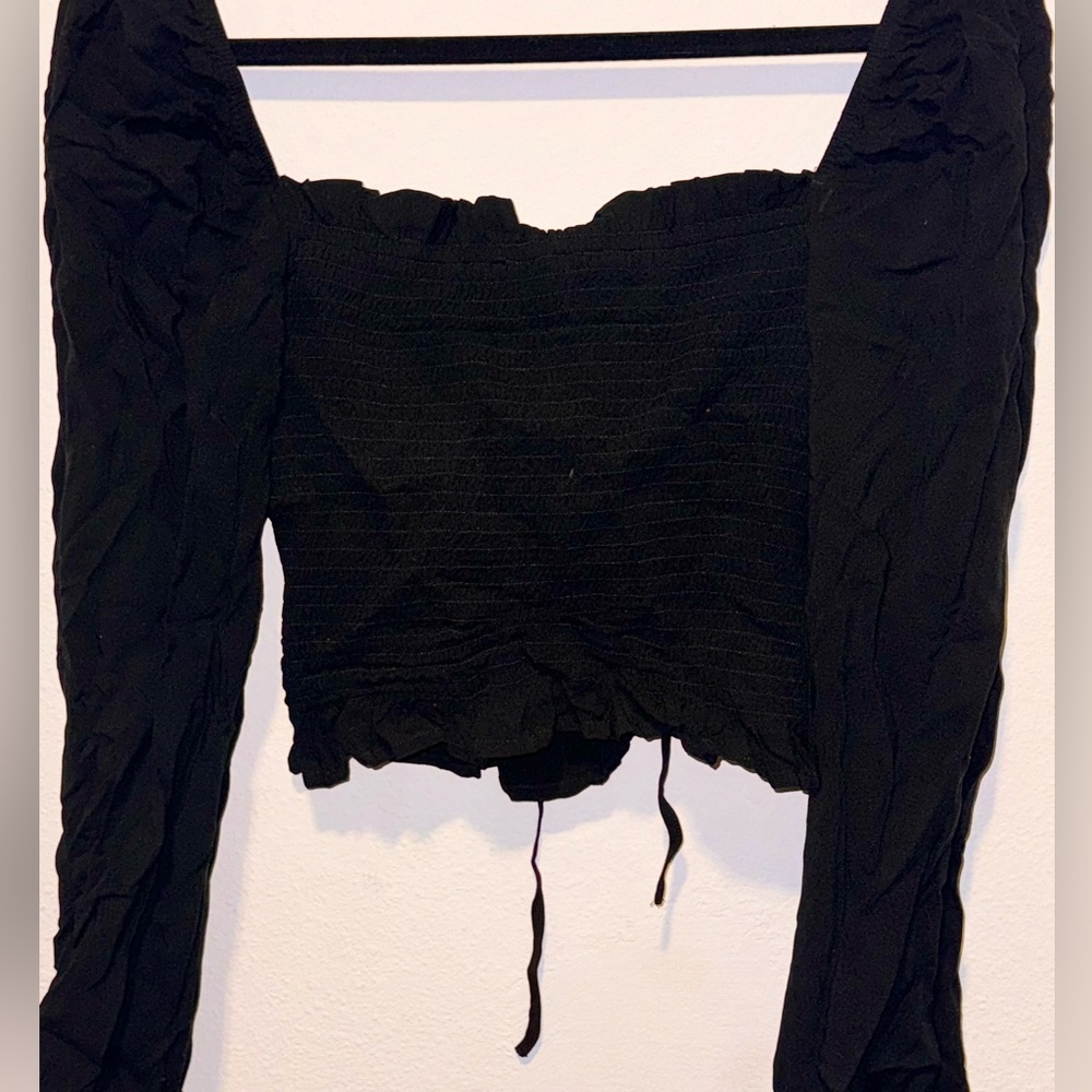 Crop top ๐ค๐ - Picture 2 of 2